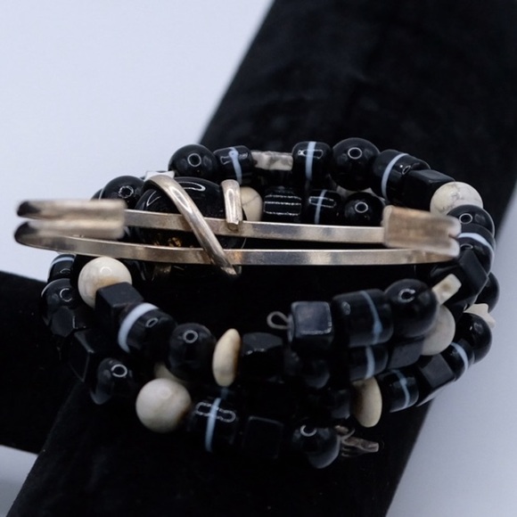 Gorgeous lightweight Bangles Beaded Art Market find with Metal details - Picture 4 of 13